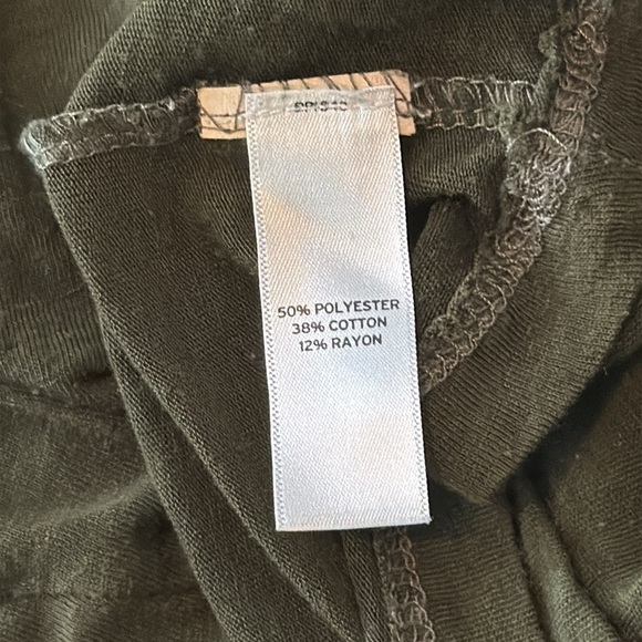 Leith Nordstrom Oversized Short Sleeve V-Neck Tee Shirt in Olive Size Medium - Picture 6 of 7